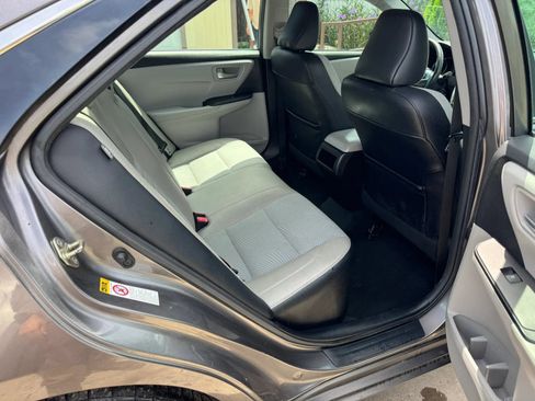 Used 2016 Toyota Camry SE FWD image 22
