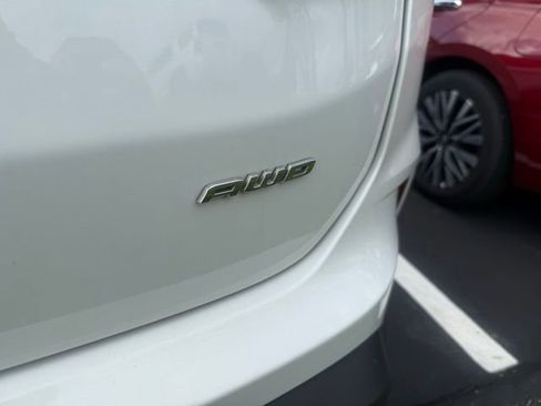 Used 2024 Ford Edge SEL image 9