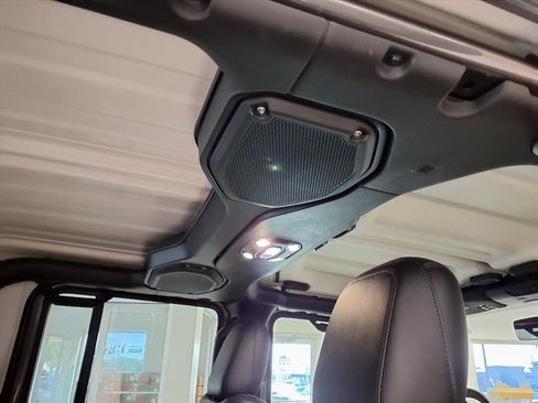 Used 2023 Jeep Gladiator Rubicon w/ Trailer Tow Package image 16