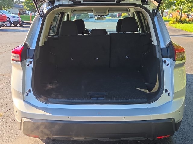 Used 2024 Nissan Rogue S AWD/4WD image 5