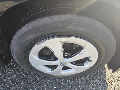 Used 2014 Toyota Prius Four image 12