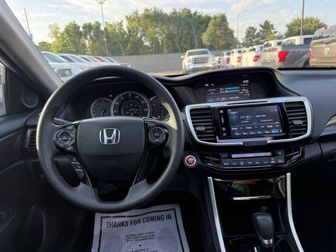 Used 2016 Honda Accord EX image 22