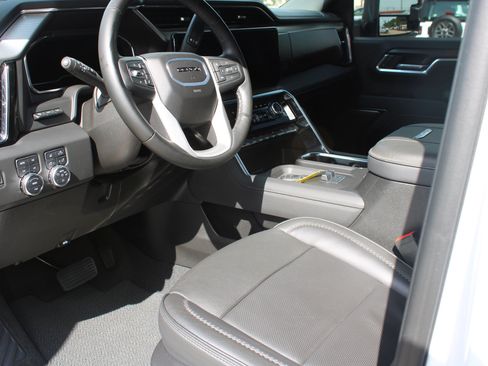 Used 2025 GMC Sierra 2500 Denali w/ Denali Reserve Package AWD/4WD image 24
