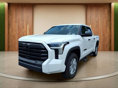 Used 2024 Toyota Tundra SR5 w/ SR5 Convenience Package AWD/4WD image 27
