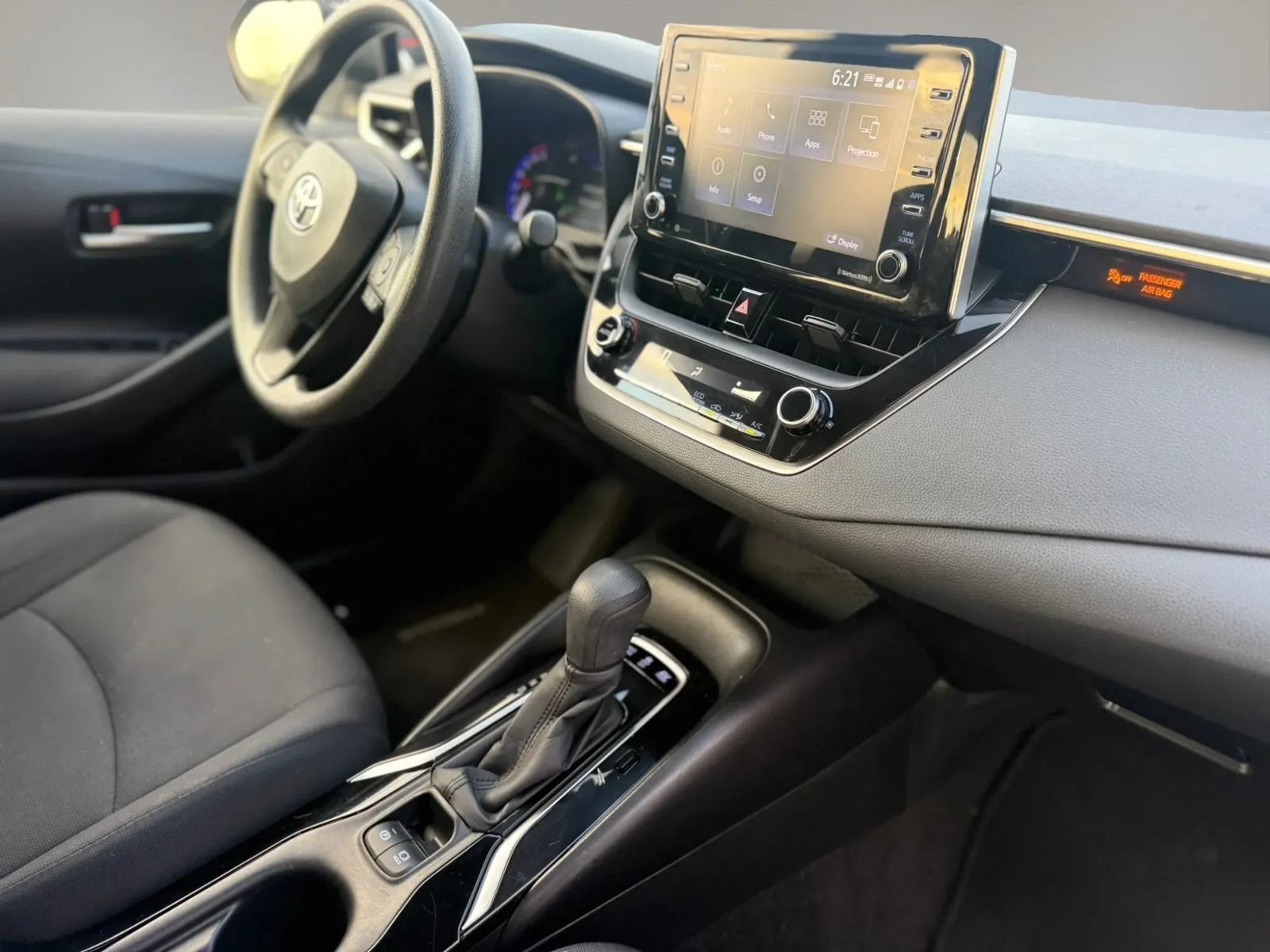 Used 2021 Toyota Corolla LE FWD image 46
