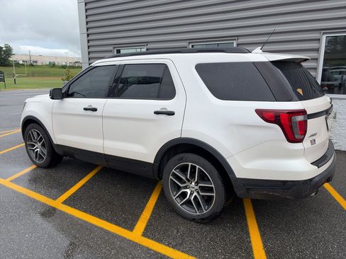 Used 2019 Ford Explorer Sport w/ Equipment Group 401A AWD/4WD image 2