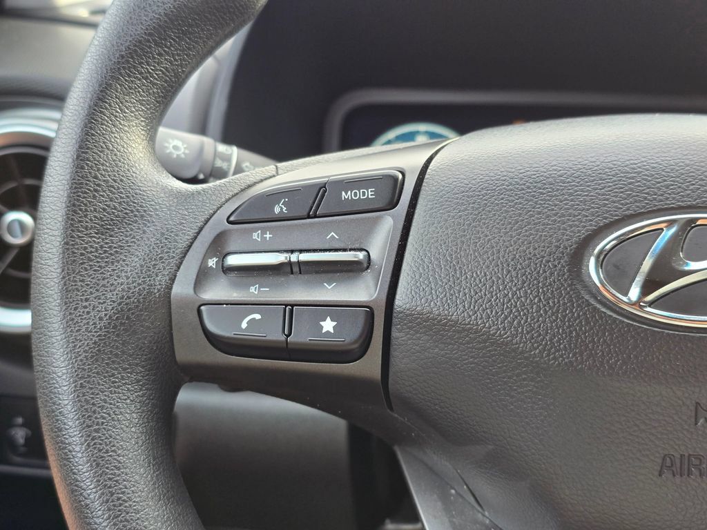 Used 2023 Hyundai Kona SE FWD image 25