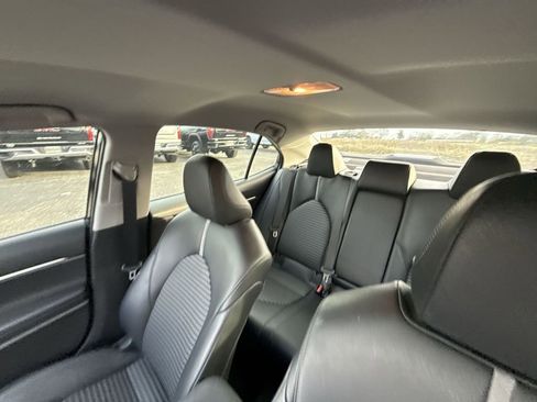 Used 2020 Toyota Camry SE image 13