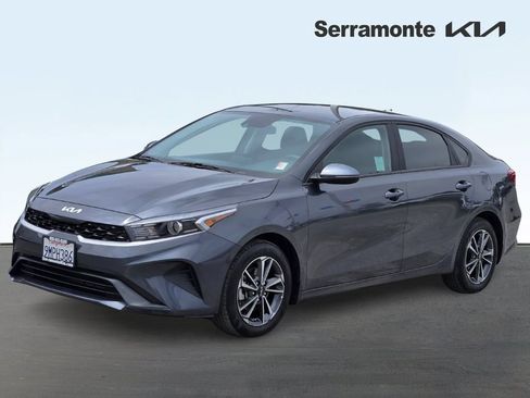 Used 2024 Kia Forte LXS w/ LXS Technology Package FWD image 8