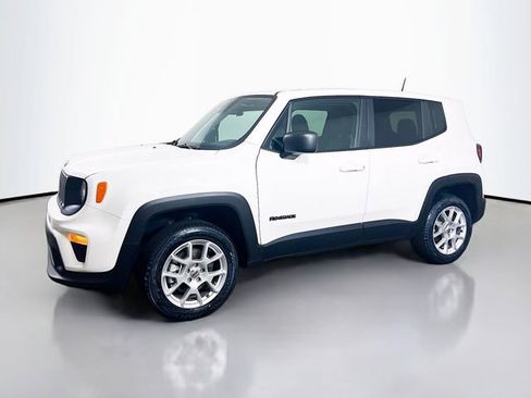 Used 2023 Jeep Renegade Latitude AWD/4WD image 5