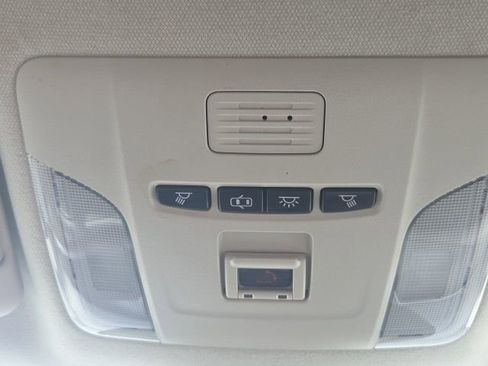 Used 2021 Toyota Corolla LE image 23