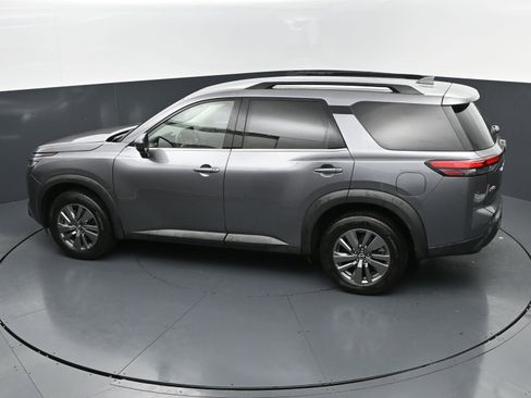 Used 2025 Nissan Pathfinder SV AWD/4WD image 29