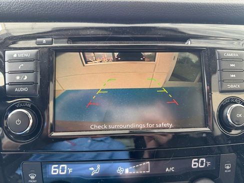 Used 2019 Nissan Rogue SV image 23