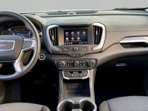 Used 2022 GMC Terrain SLE w/ Driver Convenience Package FWD image 7