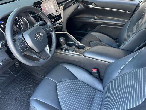 Used 2022 Toyota Camry SE FWD image 11