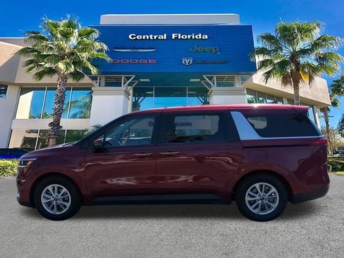 Used 2024 Kia Carnival LX FWD image 8