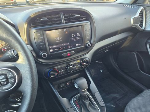 Used 2022 Kia Soul LX w/ Technology Package image 26