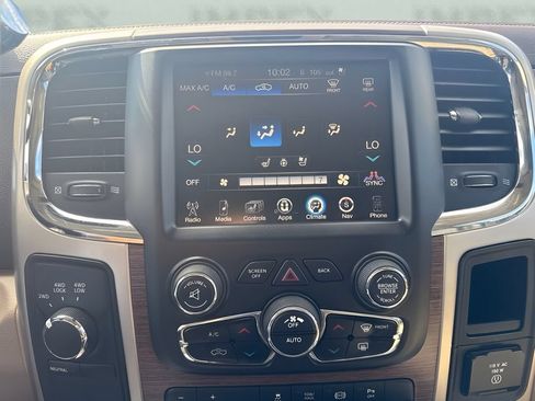 Used 2014 RAM 2500 Laramie w/ Convenience Group AWD/4WD image 10