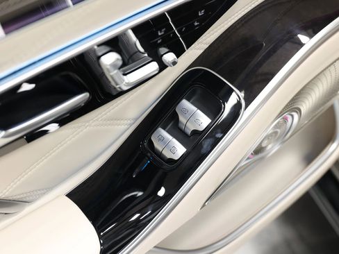 Used 2024 Mercedes-Benz Maybach S 580 4MATIC image 59
