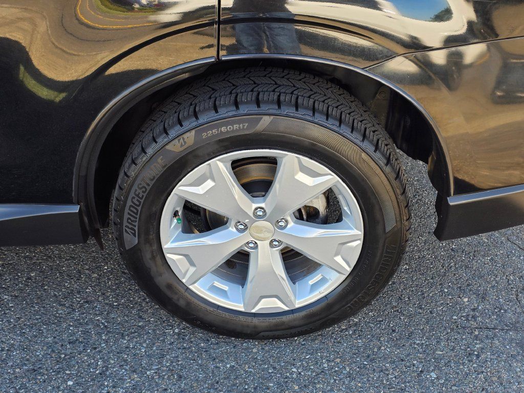 Used 2015 Subaru Forester 2.5i Limited AWD/4WD image 9