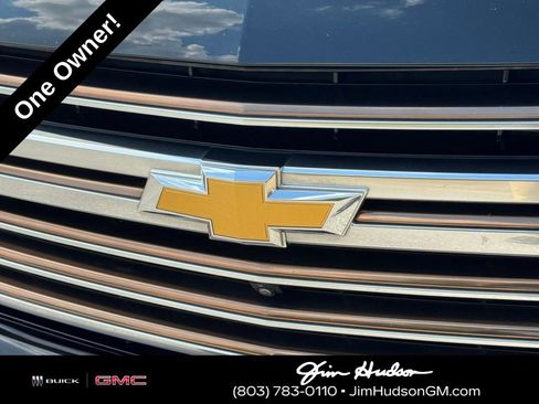 Used 2024 Chevrolet Suburban High Country AWD/4WD image 8