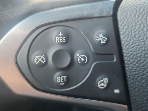 Used 2023 Chevrolet Traverse RS AWD/4WD image 16