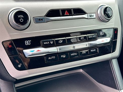 Used 2021 Ford Explorer XLT w/ Equipment Group 202A image 16