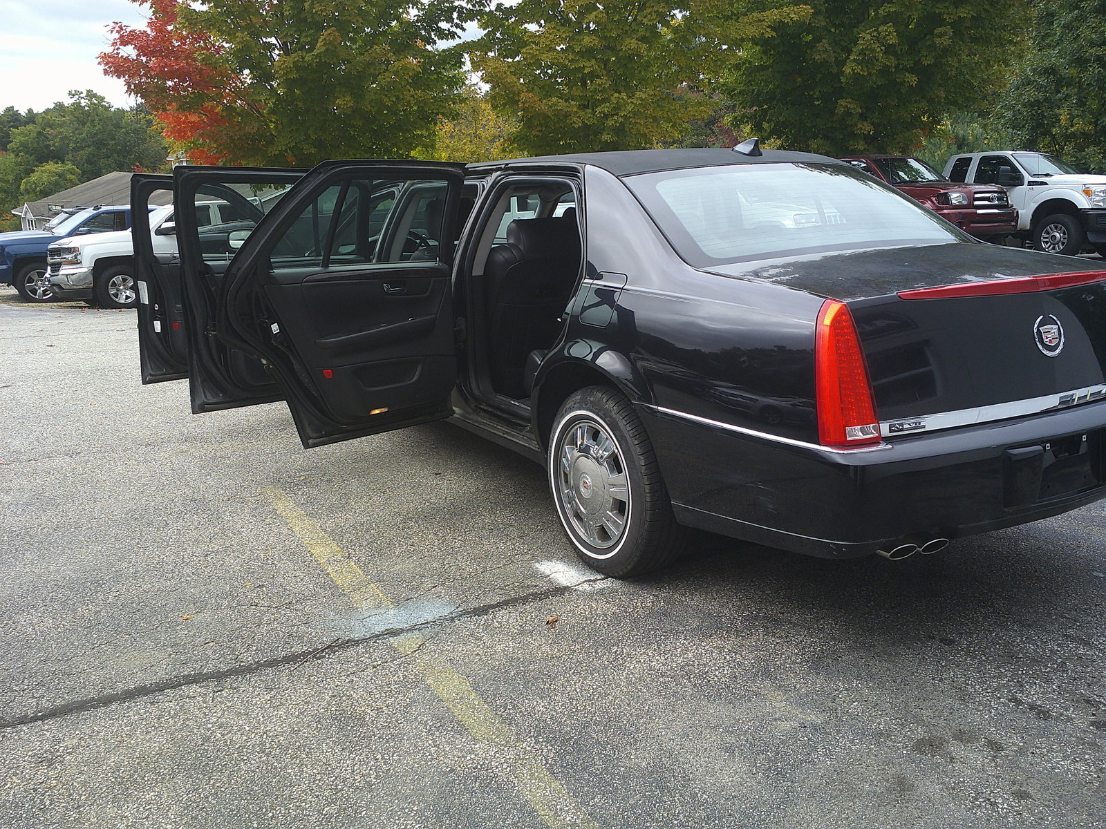 Used 2010 Cadillac DTS Limousine FWD image 10