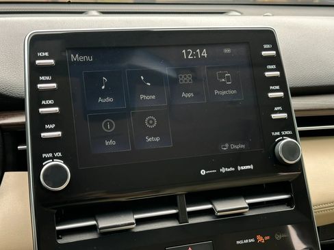 Used 2019 Toyota Avalon XLE w/ Moonroof Package image 30