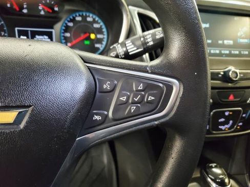 Used 2018 Chevrolet Equinox LT FWD image 19