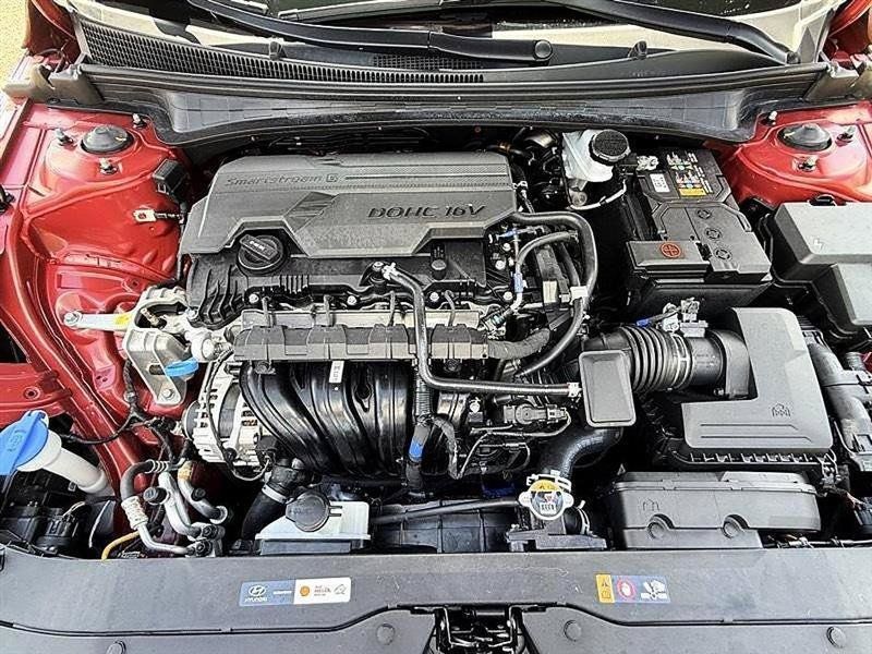 Used 2026 Hyundai Elantra SE FWD image 38