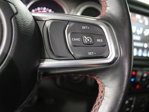 Used 2022 Jeep Gladiator Rubicon w/ Cold Weather Group AWD/4WD image 11