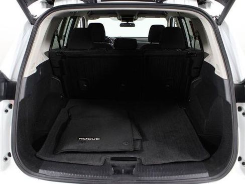 Certified 2025 Nissan Rogue SV AWD/4WD image 18