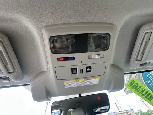 Used 2017 Subaru Crosstrek 2.0i Premium image 14