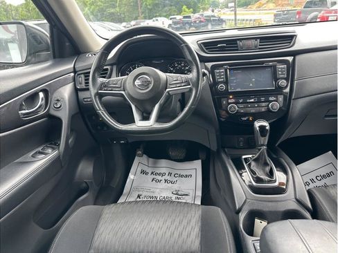 Used 2017 Nissan Rogue SV w/ SV Premium Package AWD/4WD image 10