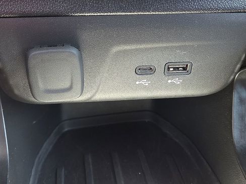 Used 2025 Chevrolet TrailBlazer LT FWD image 23