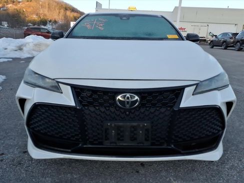Used 2019 Toyota Avalon Touring w/ Advanced Safety Package image 6