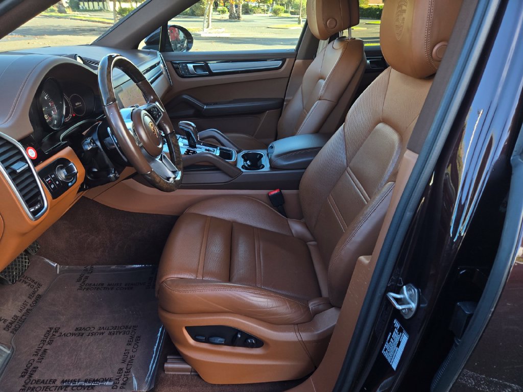 Used 2023 Porsche Cayenne Platinum Edition w/ Premium Package Plus (PIA) AWD/4WD image 25