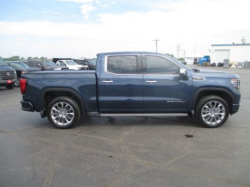 Used 2023 GMC Sierra 1500 Denali w/ Denali Reserve Package AWD/4WD image 5