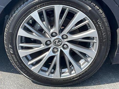 Used 2020 Lexus ES 300h w/ Premium Package FWD image 8