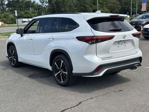 Used 2022 Toyota Highlander XSE FWD image 7