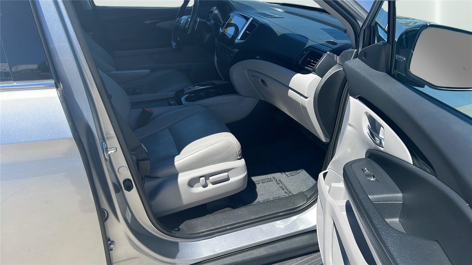 Used 2016 Honda Pilot Elite image 13