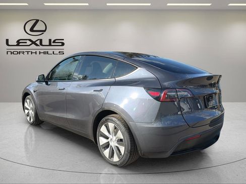Used 2023 Tesla Model Y Long Range image 7