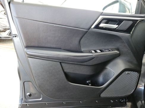 Used 2025 Mitsubishi Outlander SE AWD/4WD image 14