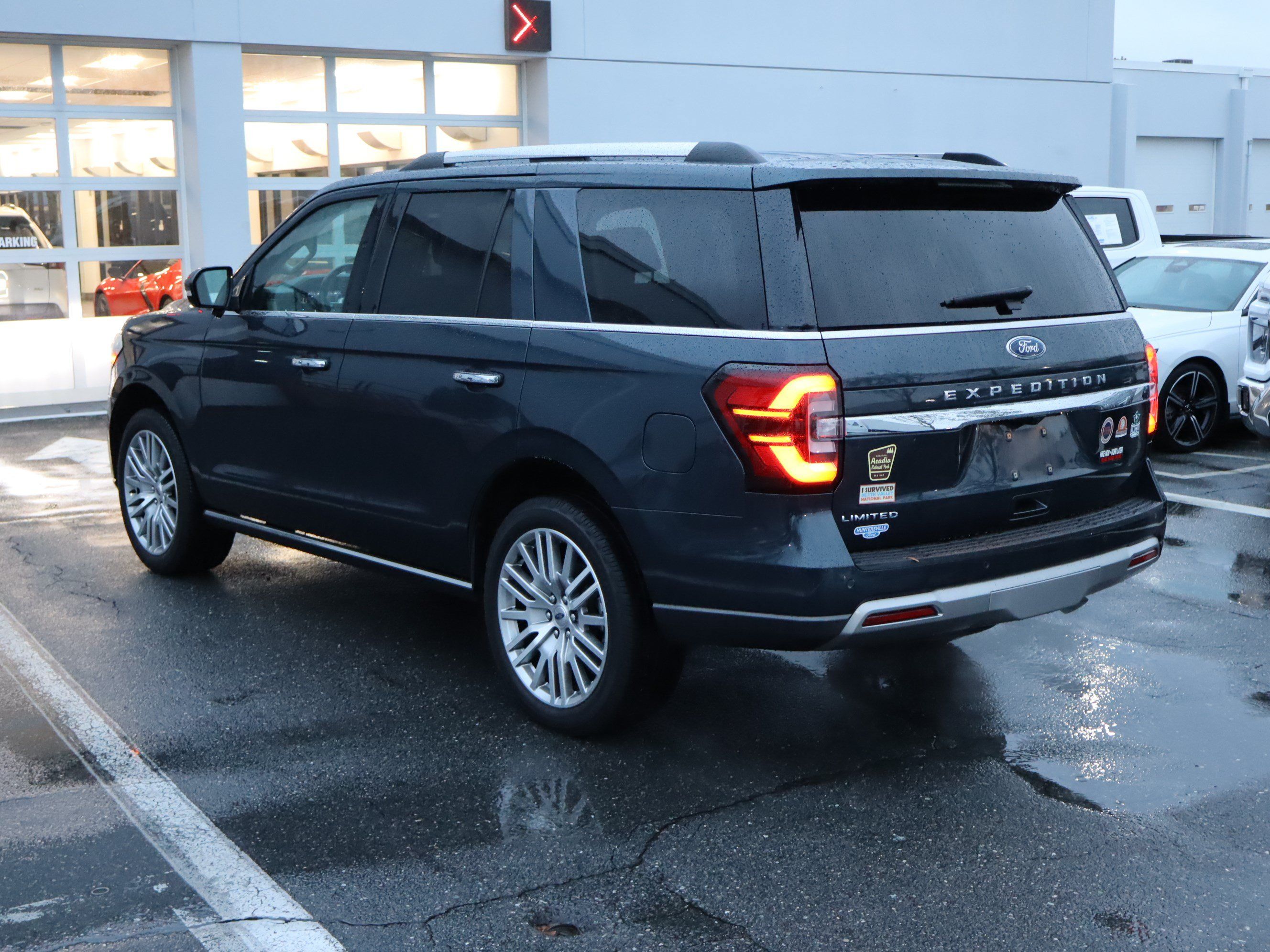 Used 2022 Ford Expedition Limited RWD image 19