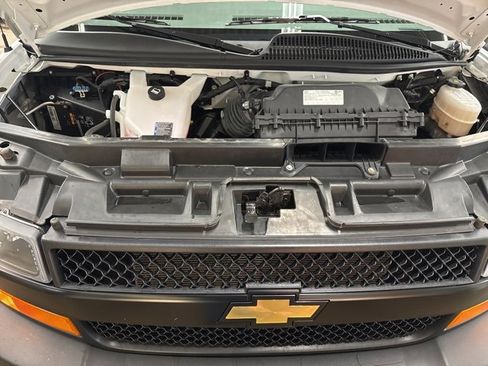 Used 2023 Chevrolet Express 3500 Work Van w/ Driver Convenience Package image 27