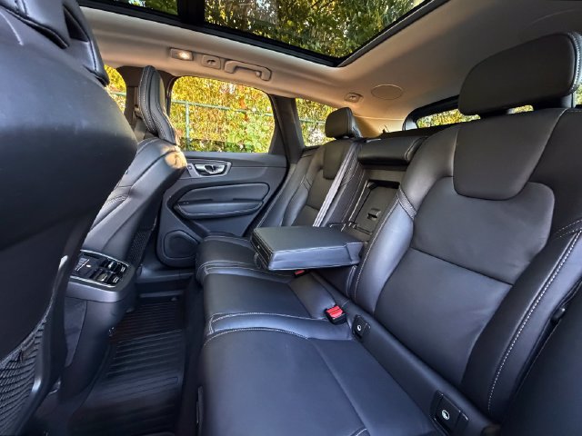 Used 2022 Volvo XC60 B5 Inscription w/ Advanced Package AWD/4WD image 35