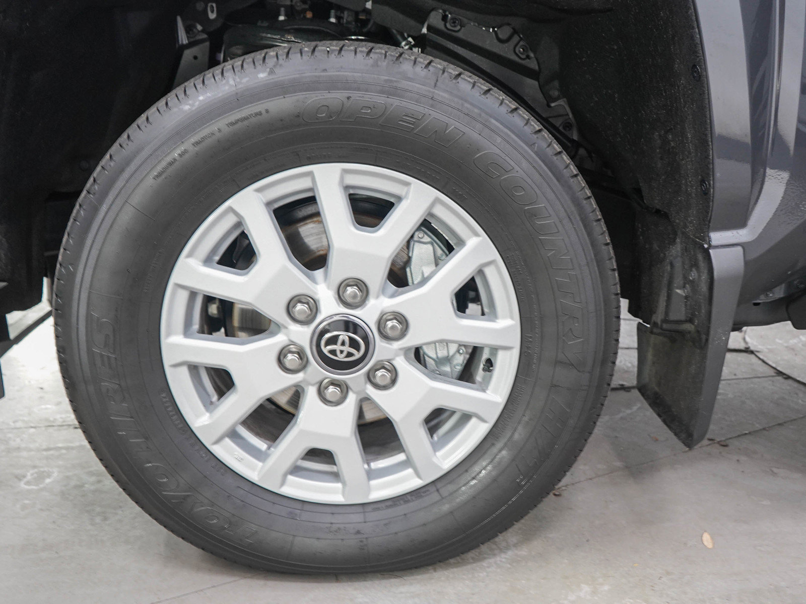 Used 2025 Toyota Tacoma SR5 AWD/4WD image 28