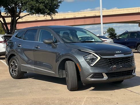 Used 2025 Kia Sportage LX FWD image 3