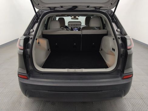 Used 2020 Jeep Cherokee Latitude Plus image 29